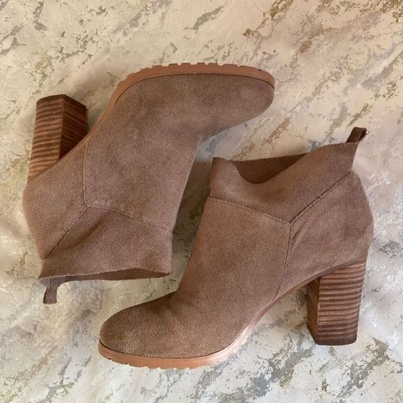 Crown Vintage Suede Darcie Heeled Ankle Boots - Picture 3 of 16